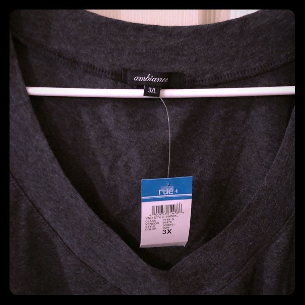 NWT charcoal grey fitted tee size 3xl SEE DESCRIP